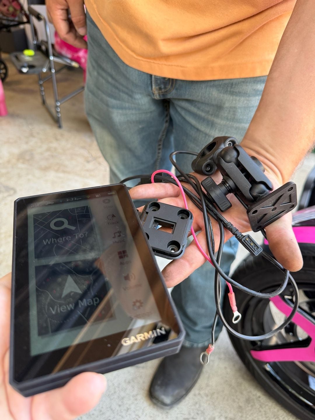Garmin Zumo XT Motorcycle GPS Navigator with Mount and Wiring 1