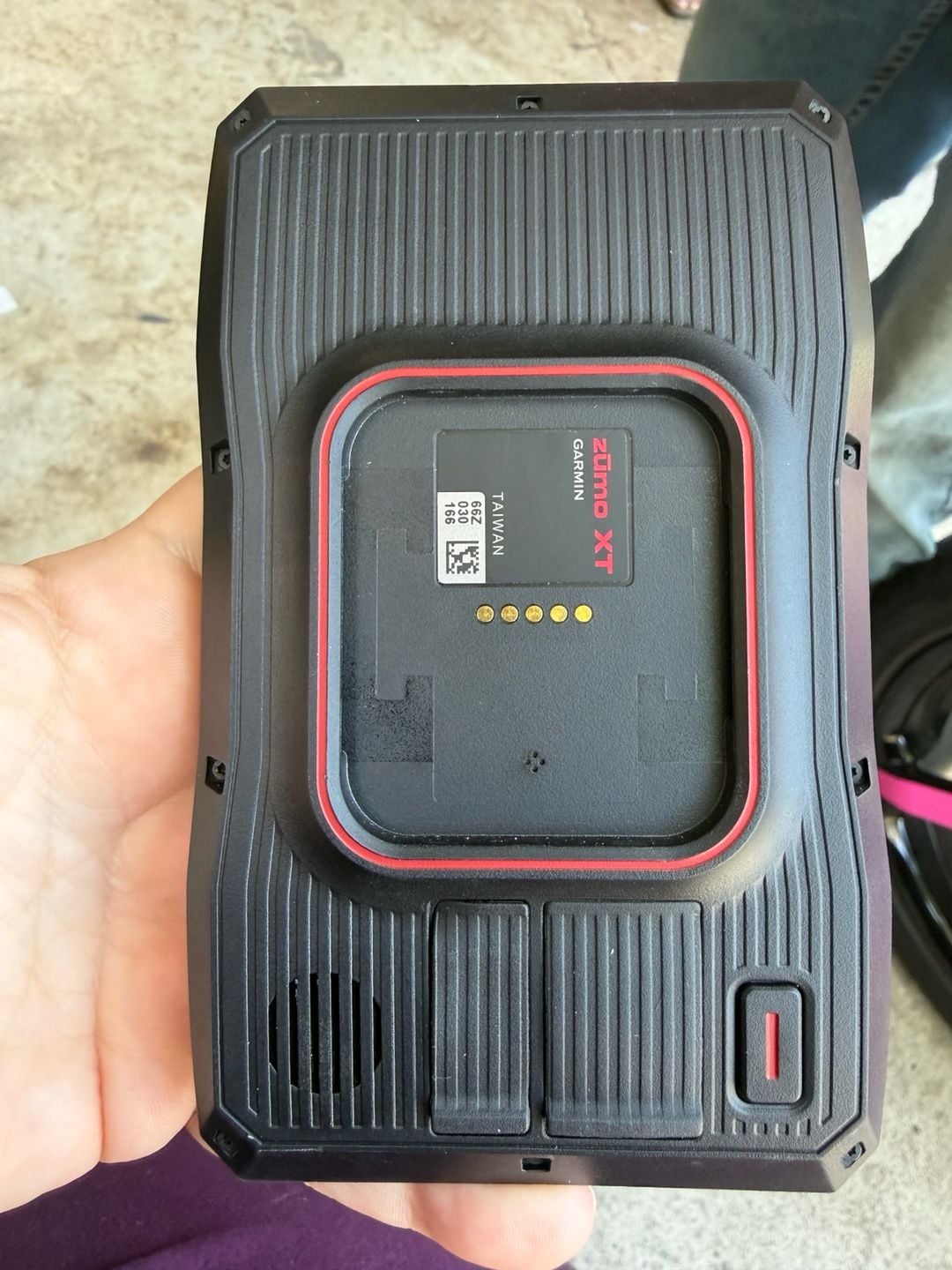 Garmin Zumo XT Motorcycle GPS Navigator with Mount and Wiring 4