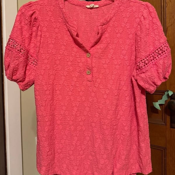 Como Blu Women's Pink Textured Short Puff Sleeve Henley Blouse Size PXL