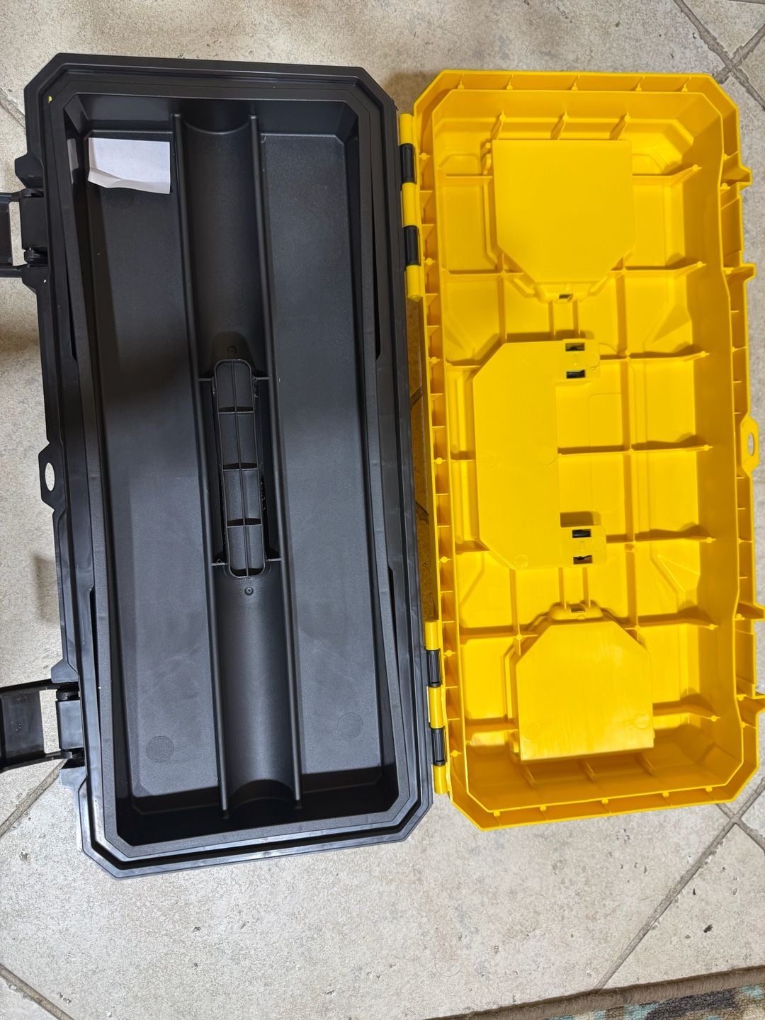 Deli 20-Inch Plastic Tool Box with Double Locks, Yellow and Black, DL432620 7