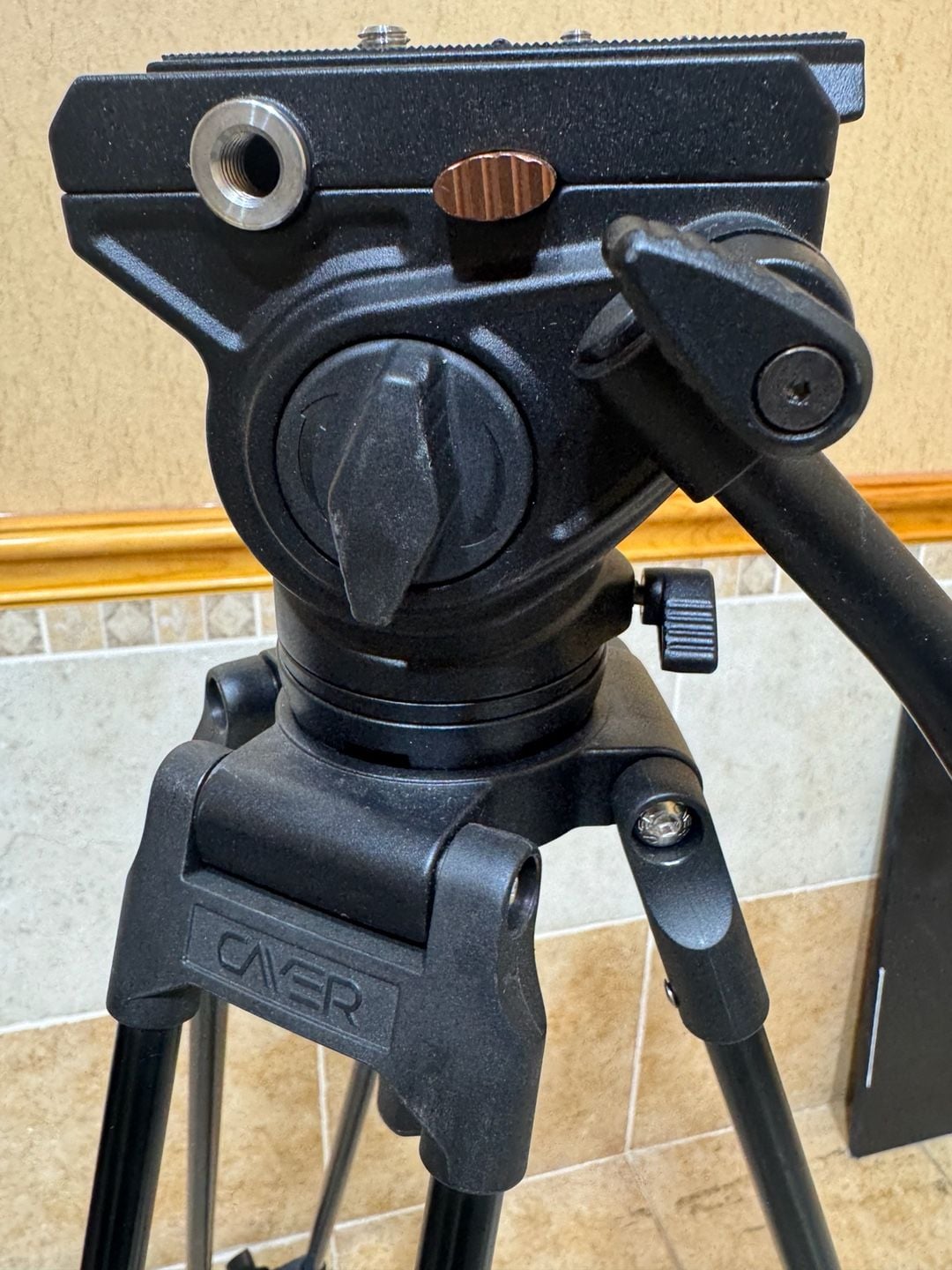 Cayer BV30L 72” Heavy Duty Aluminum Twin Tube Tripod Kit with K3 Fluid Head. 22