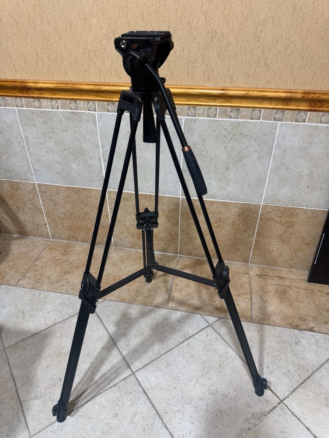 Cayer BV30L 72” Heavy Duty Aluminum Twin Tube Tripod Kit with K3 Fluid Head. 24