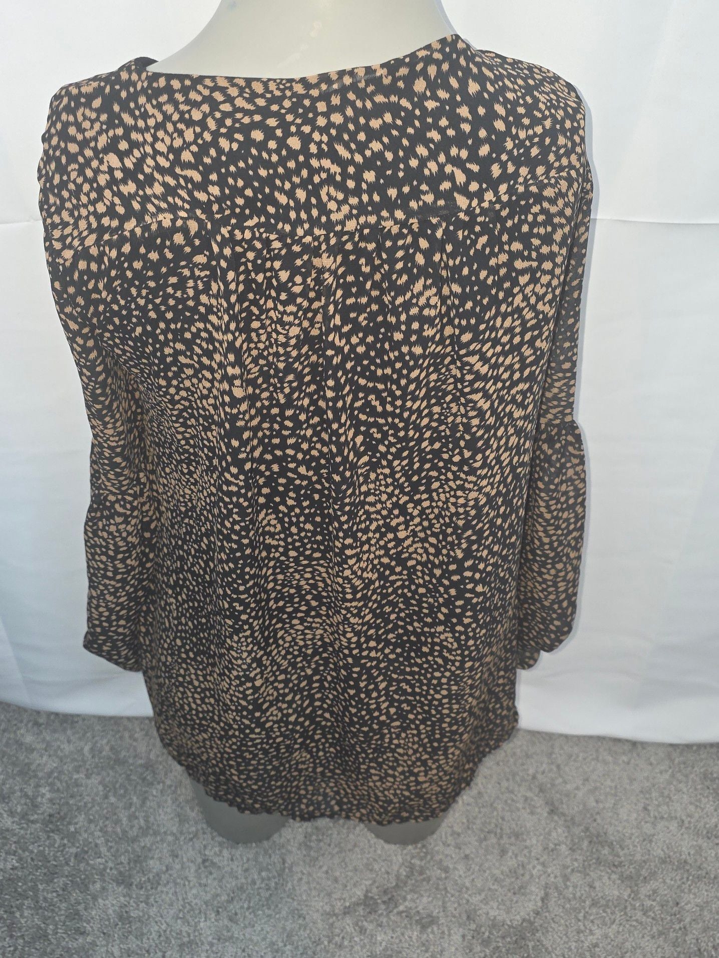 By Together Collection Black and Tan Leopard Print Chiffon Bell Sleeve Blouse Size M L3406-C 3