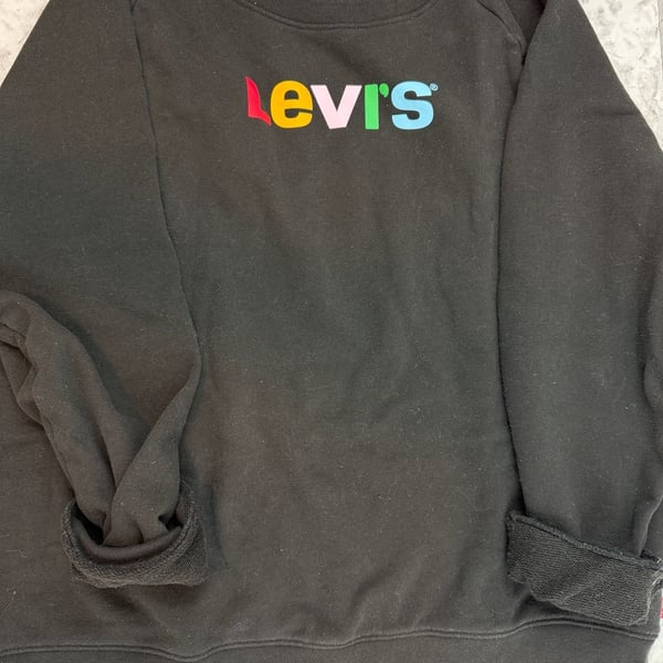 Levi's Black Rainbow Logo Crewneck Sweatshirt Medium