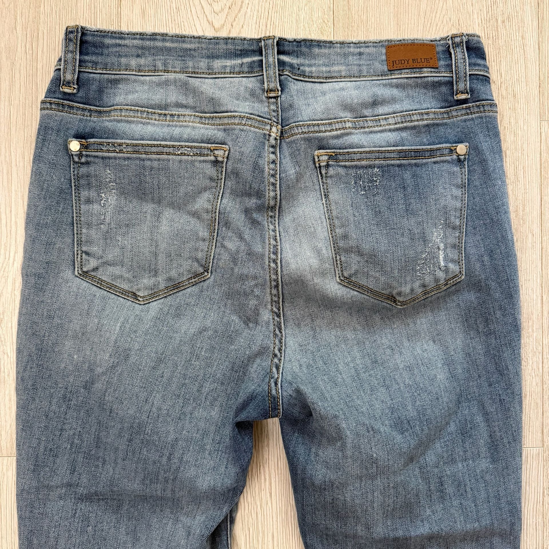 Judy Blue Skinny Fit Capri Distressed Jeans 7