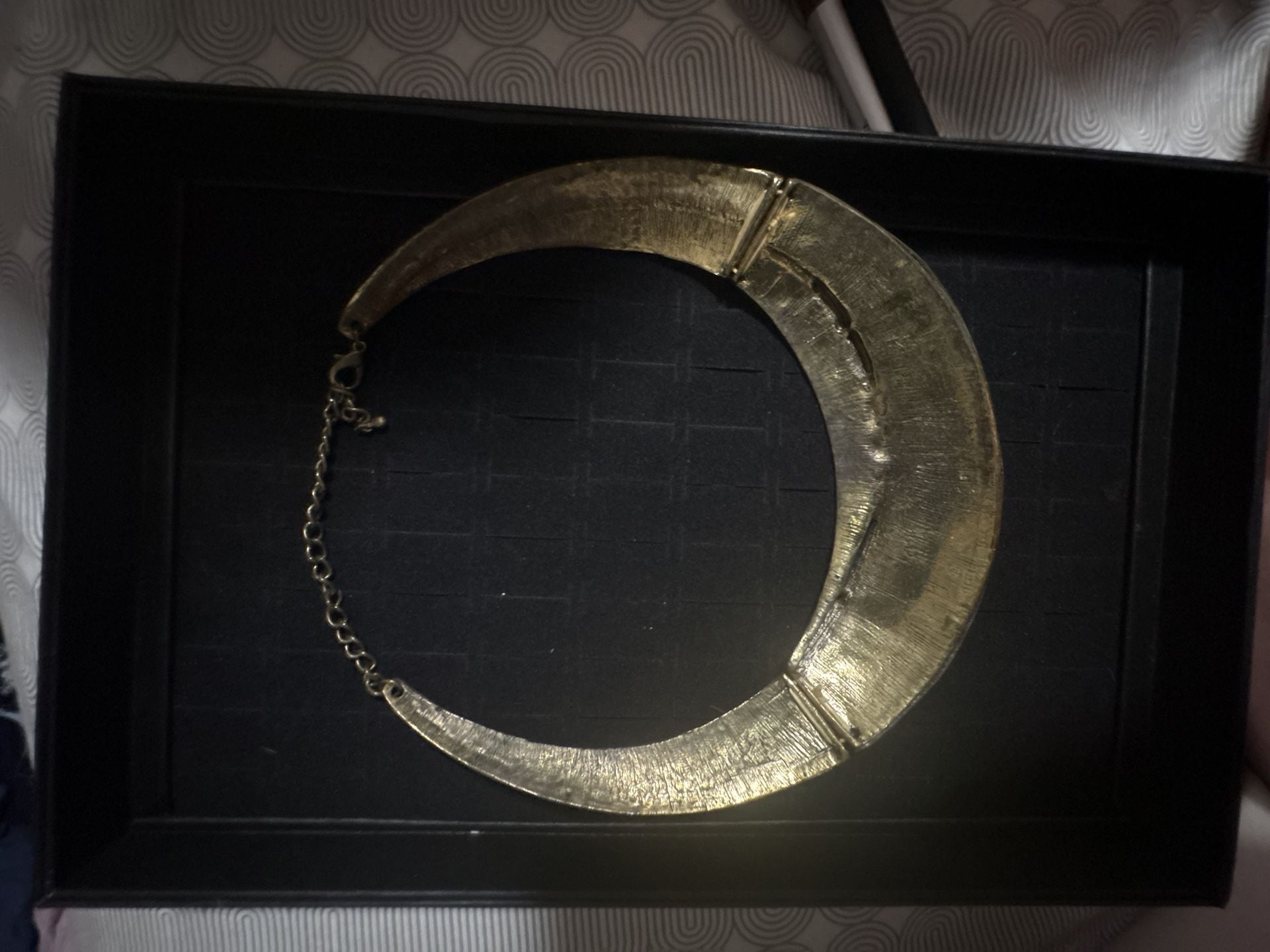 Vintage Hammered Gold Tone Statement Collar Necklace 3