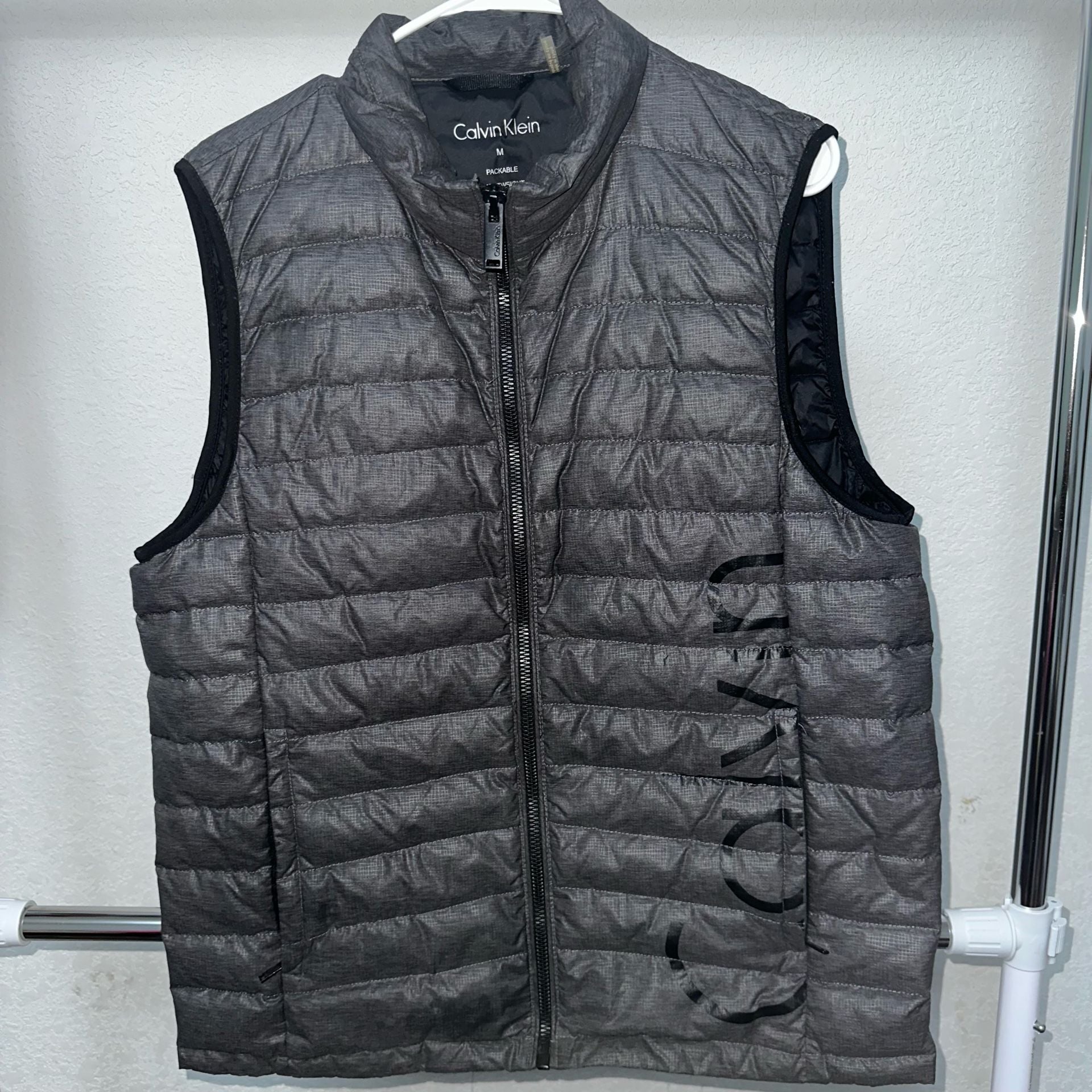 Calvin Klein Men's Packable Lightweight Premium Down Puffer Vest Gray Size M 2