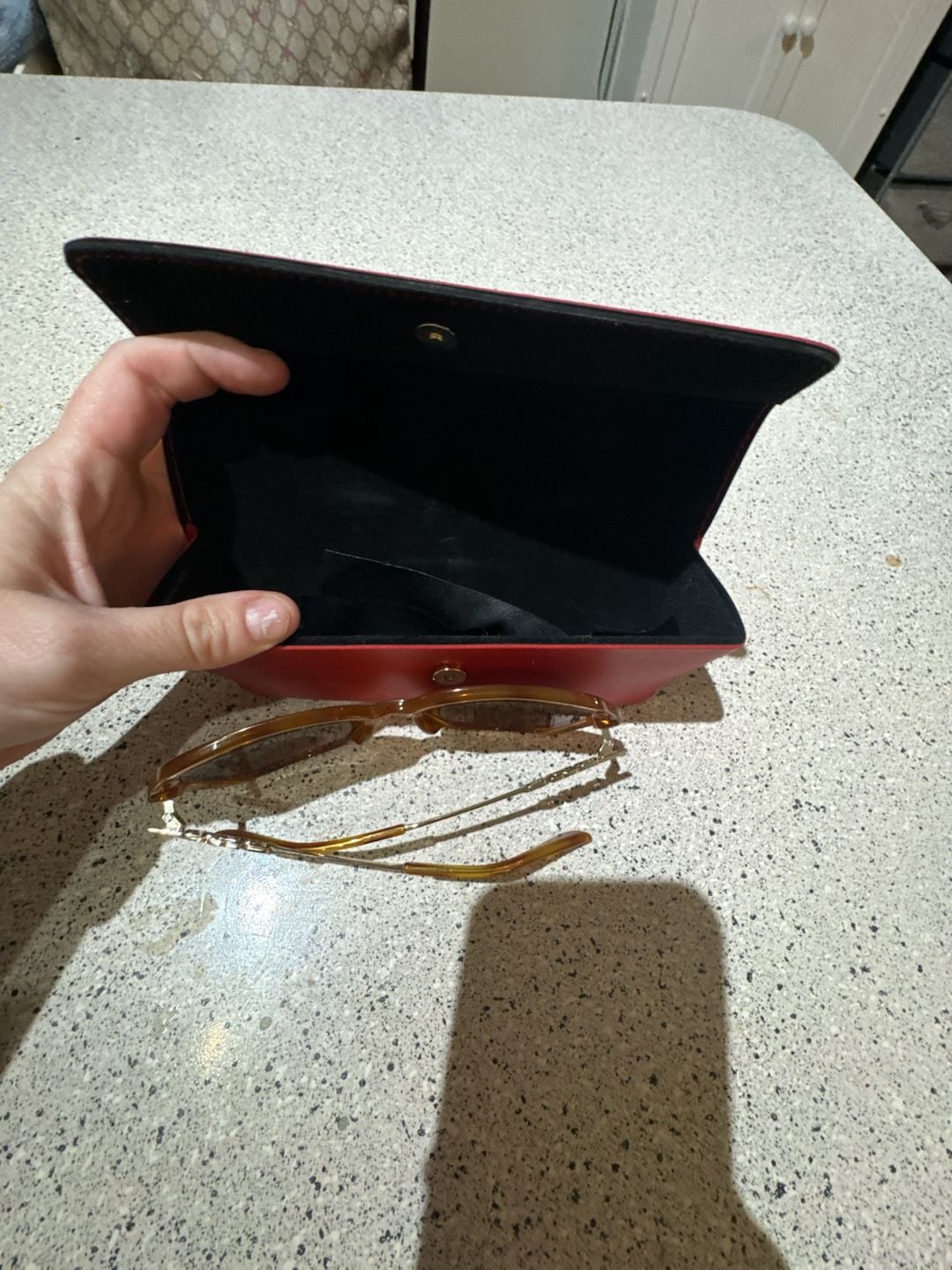 GUESS 53F Tortoise Geometric Sunglasses with Red Case 8