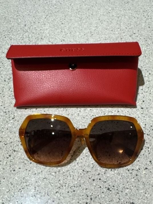 GUESS 53F Tortoise Geometric Sunglasses with Red Case 2
