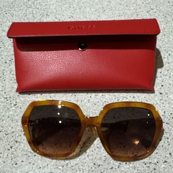 GUESS 53F Tortoise Geometric Sunglasses with Red Case