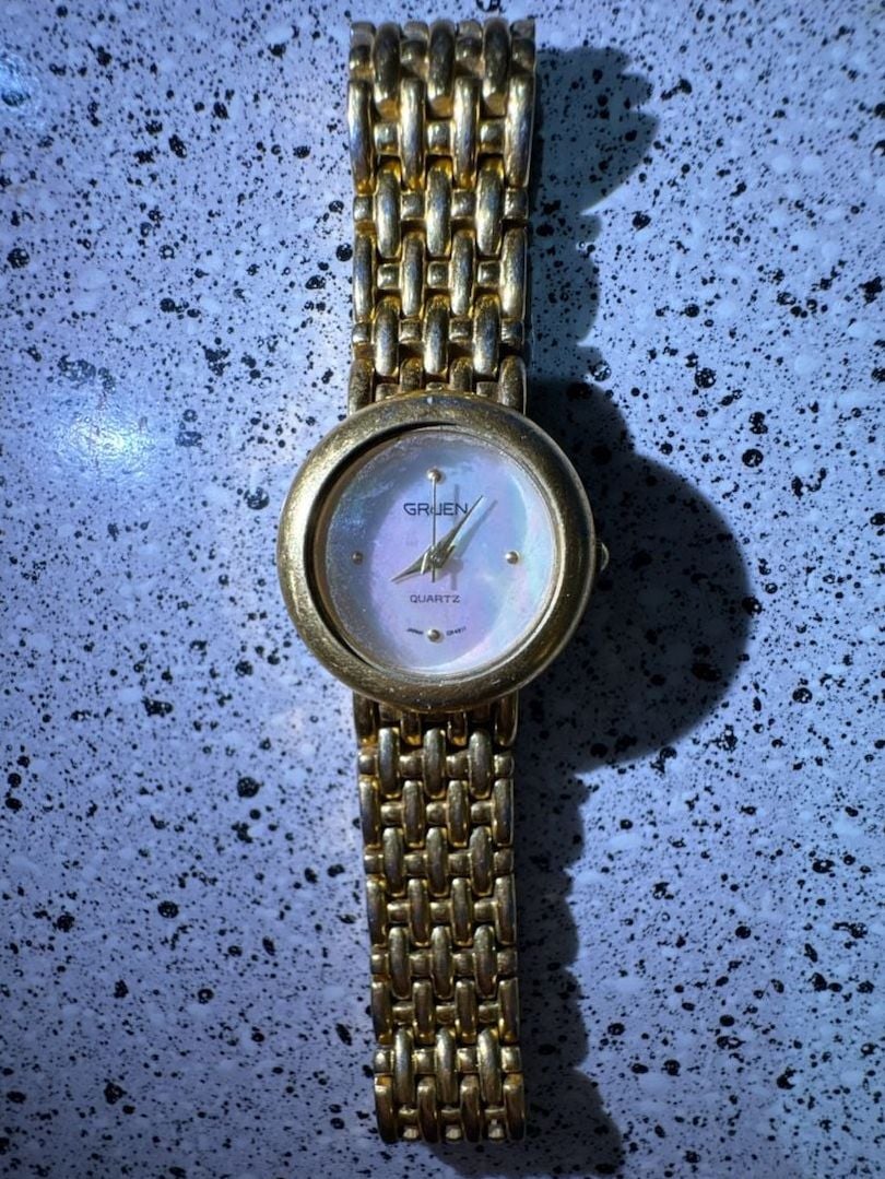 Gruen Quartz Women's Gold Tone Watch with Mother of Pearl Dial 3
