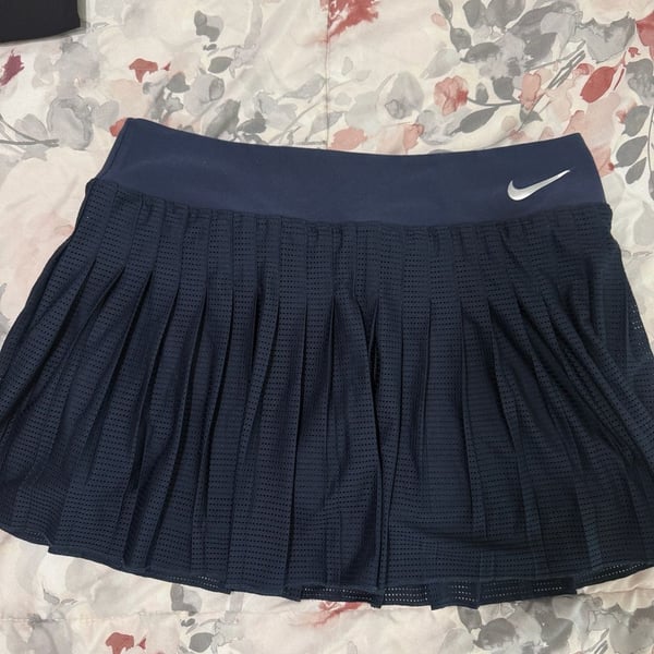 Nike Women's Dri-Fit Navy Blue Pleated Athletic Tennis Skirt Size M