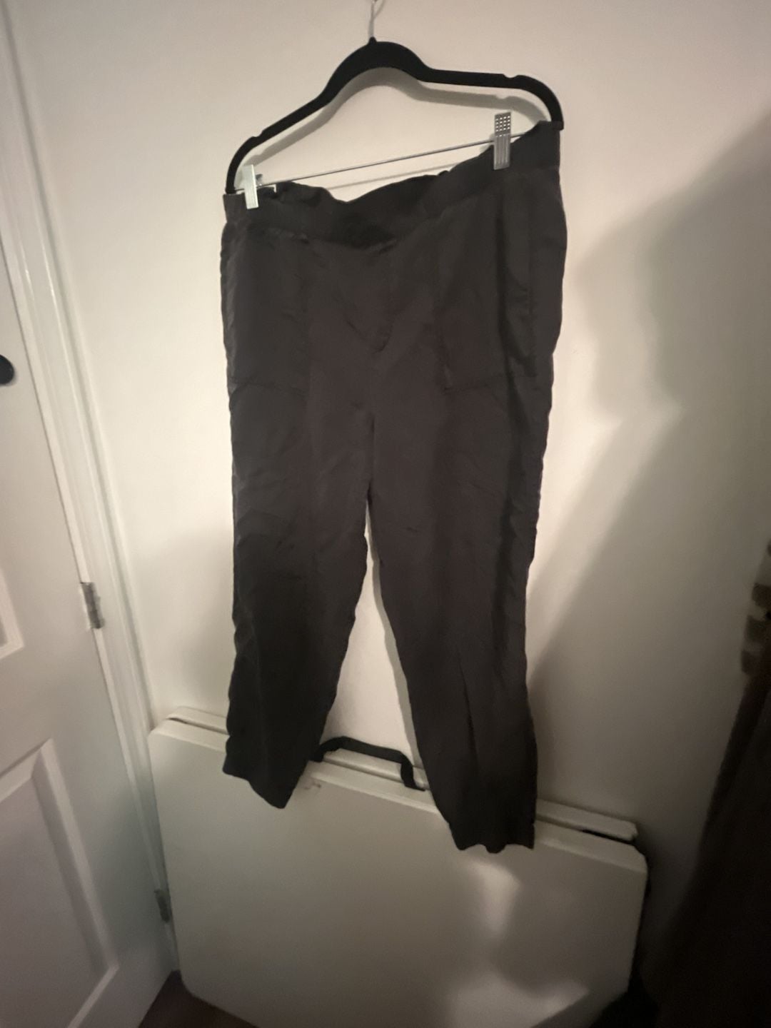 Loft Outlet Black Pull-On Ankle Pants Size L 2
