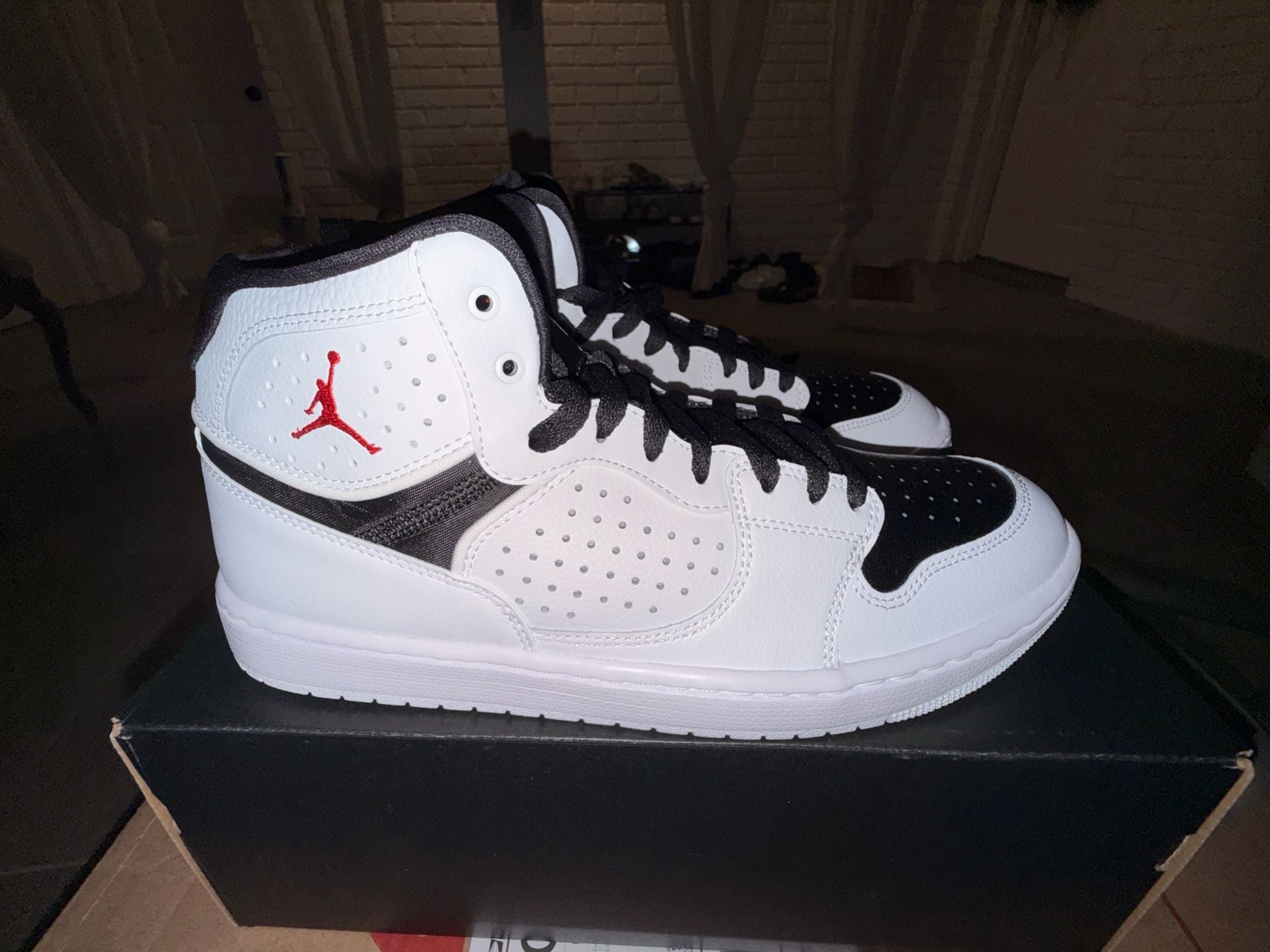 Jordan Access White Gym Red Black Basketball Shoes AR3762-101 Men's Size 10 3