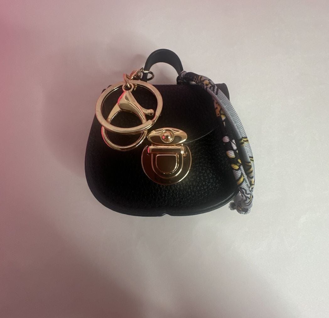 Mini Saddle Shaped Pouch Versatile Small Bag For Keychains Earphones Black 2