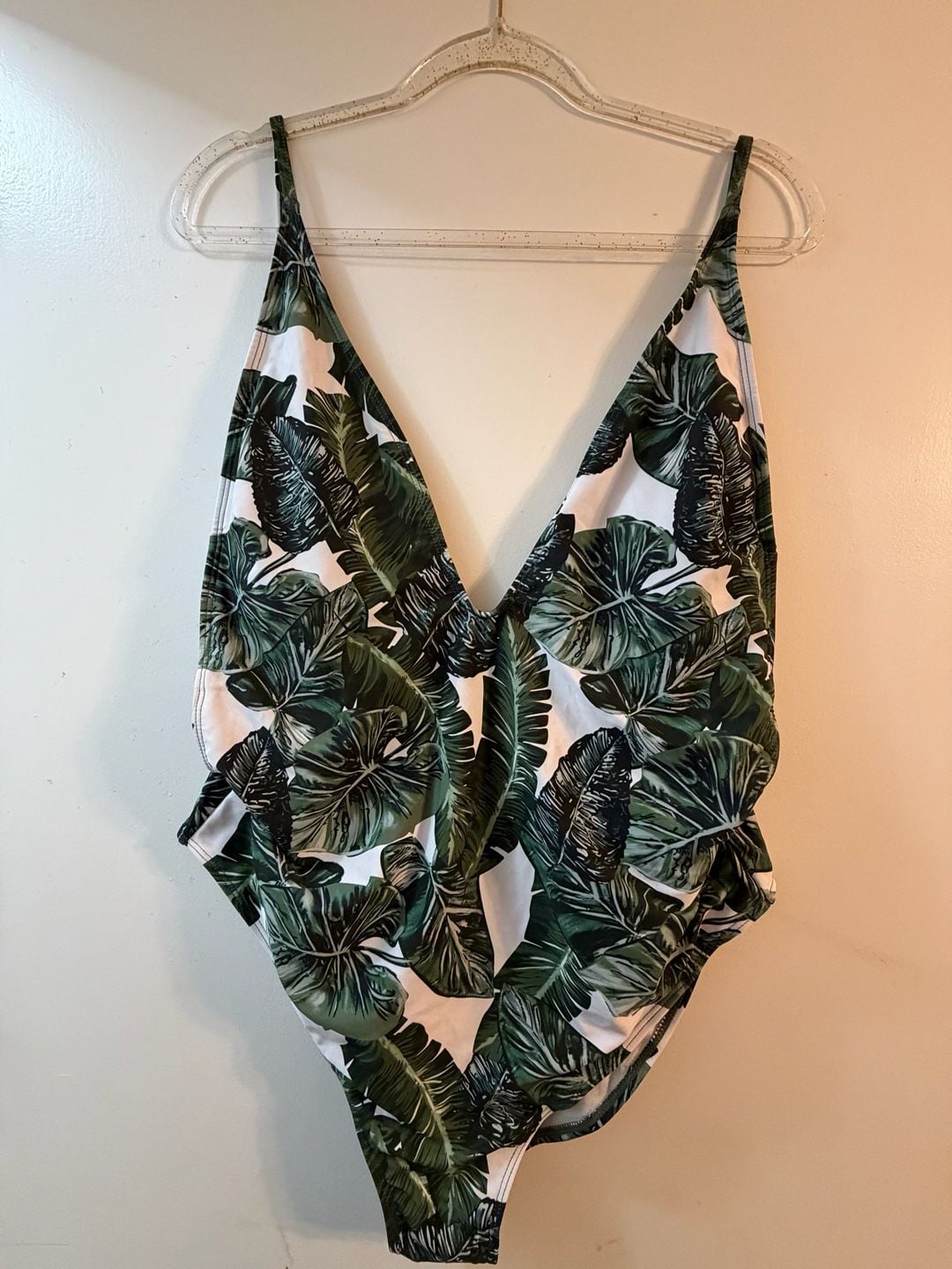 CUPSHE Women's Banana Leaves Print One-Piece Swimsuit V-Neck Monokini 2