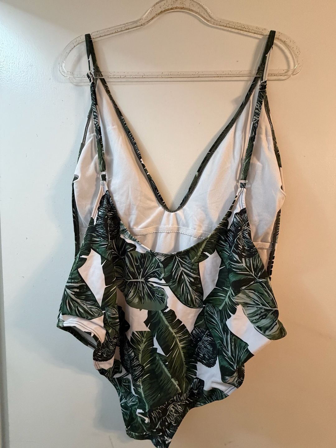 CUPSHE Women's Banana Leaves Print One-Piece Swimsuit V-Neck Monokini 3