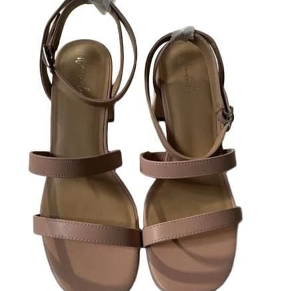 Wonderly Pink Strappy Block Heel Sandals Size 11. New