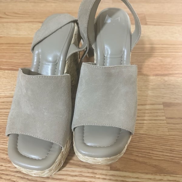 Marc Fisher LTD Nelly Women's Suede Espadrille Platform Wedge Sandals Taupe Size 8M