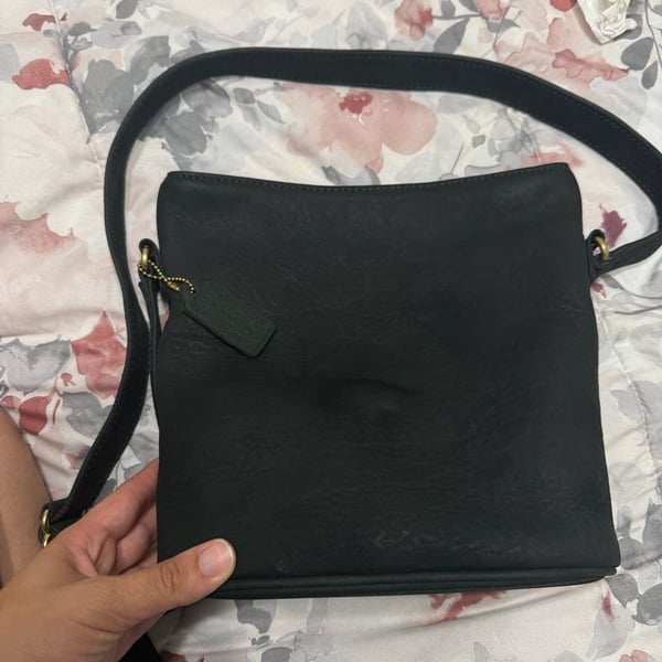 Vintage Coach Black Leather Equestrian Slim Bucket Bag Shoulder Bag