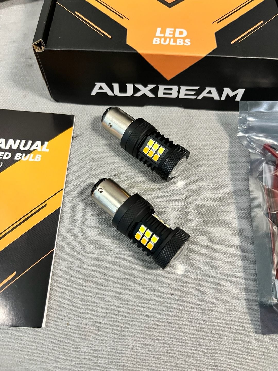 Auxbeam B1B Series LED Bulbs 1157 / BAY15D Amber & White Switchback with Resistor Kit 6