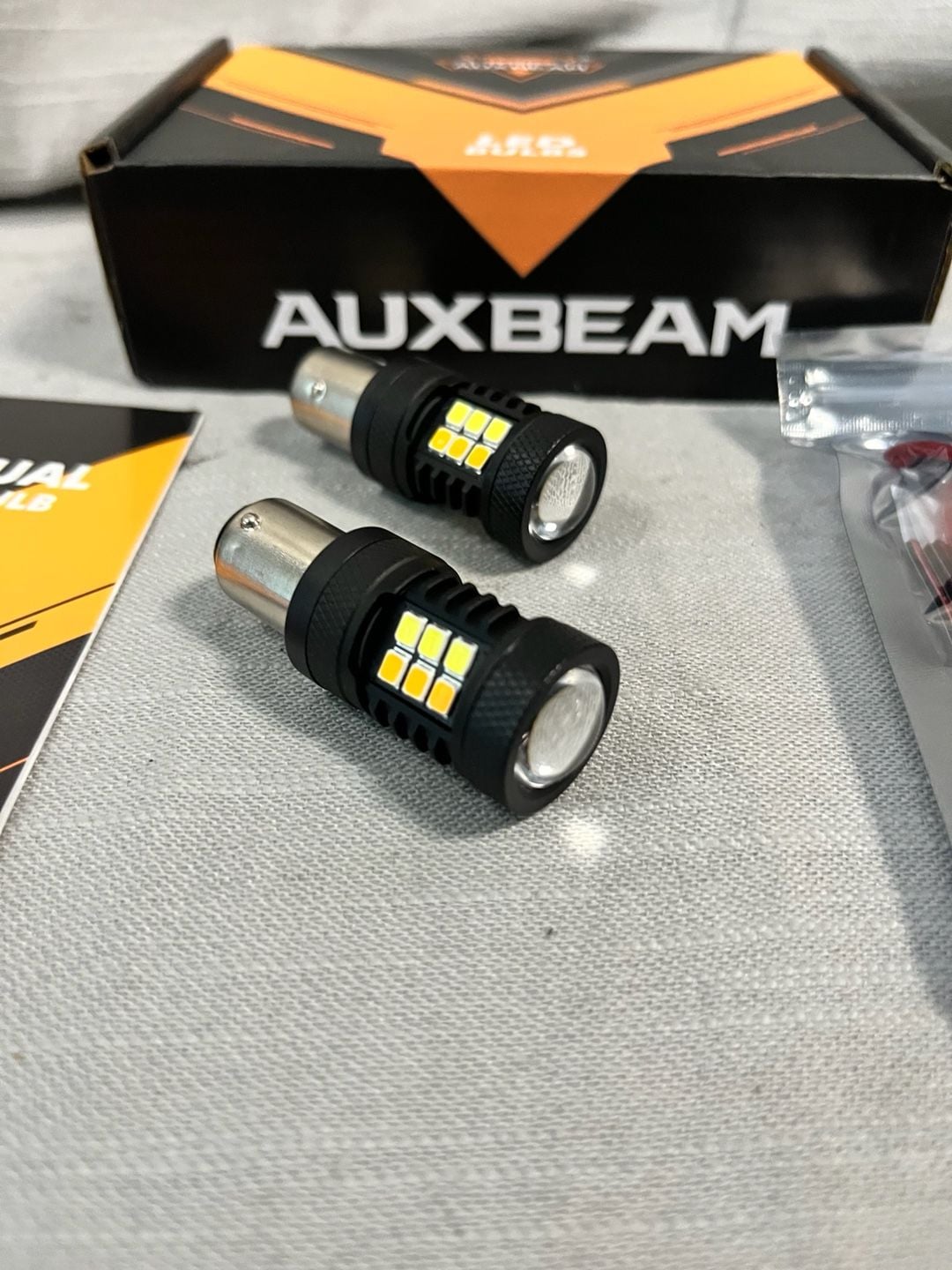 Auxbeam B1B Series LED Bulbs 1157 / BAY15D Amber & White Switchback with Resistor Kit 7