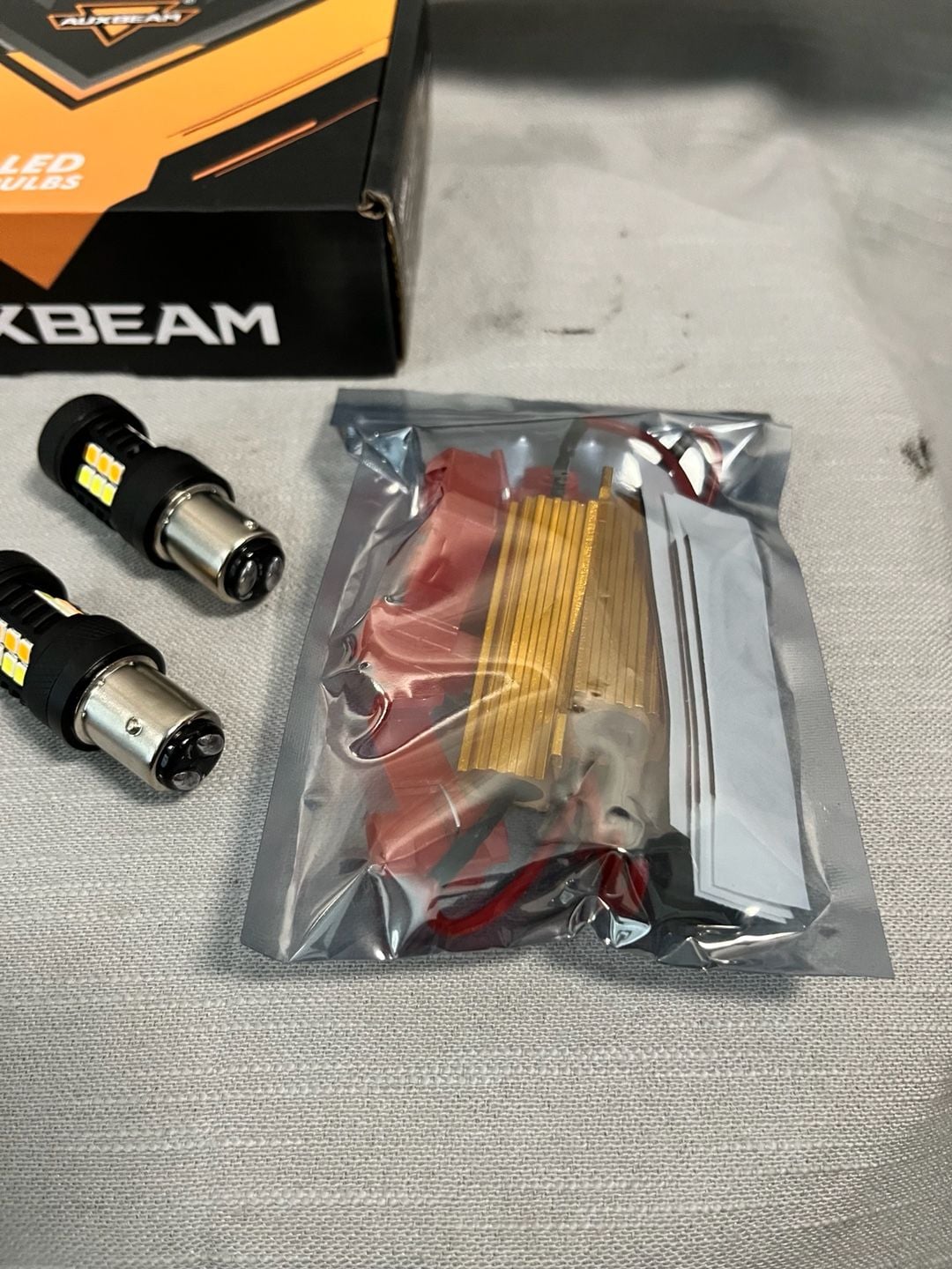 Auxbeam B1B Series LED Bulbs 1157 / BAY15D Amber & White Switchback with Resistor Kit 11