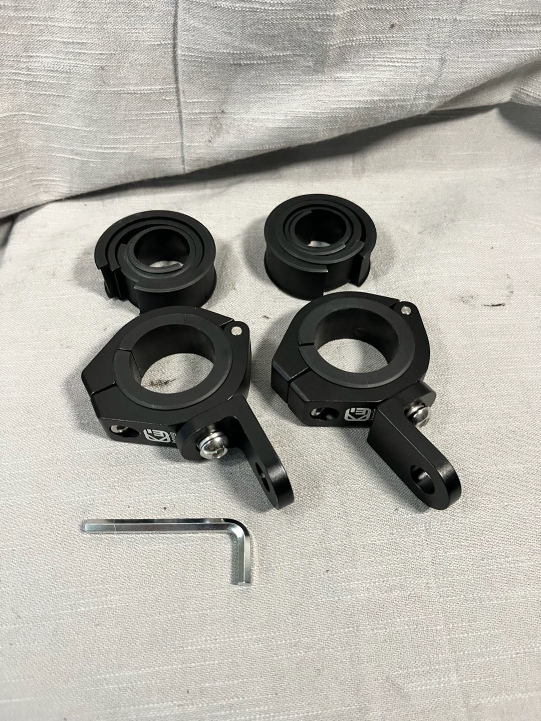 Kewig Motorcycle and Bicycle Handlebar Roll Bar Clamp Mount Brackets with Inserts and Allen Wrench 5