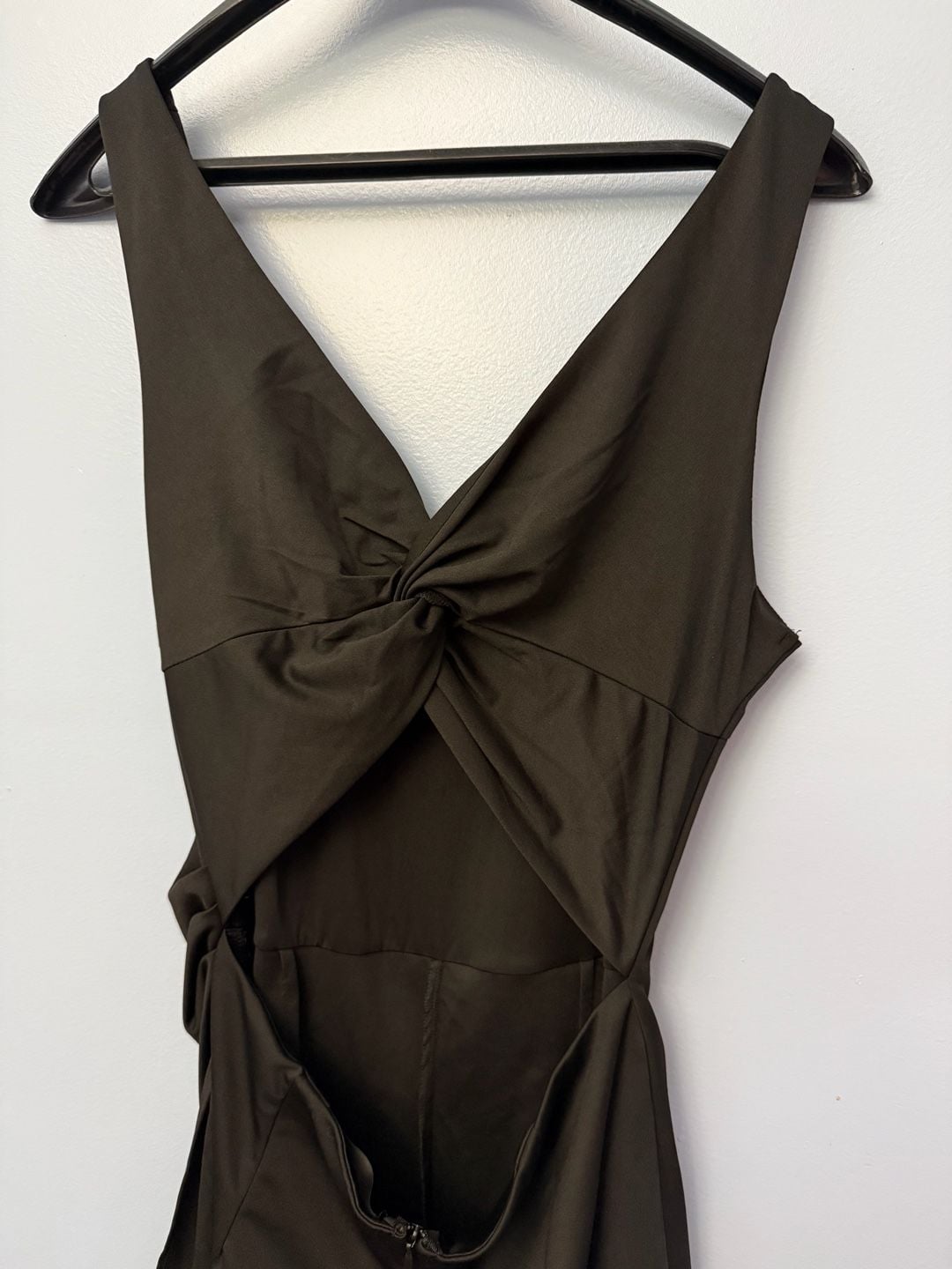 CBR Black Sleeveless Romper with V-Neck and Back Tie 5