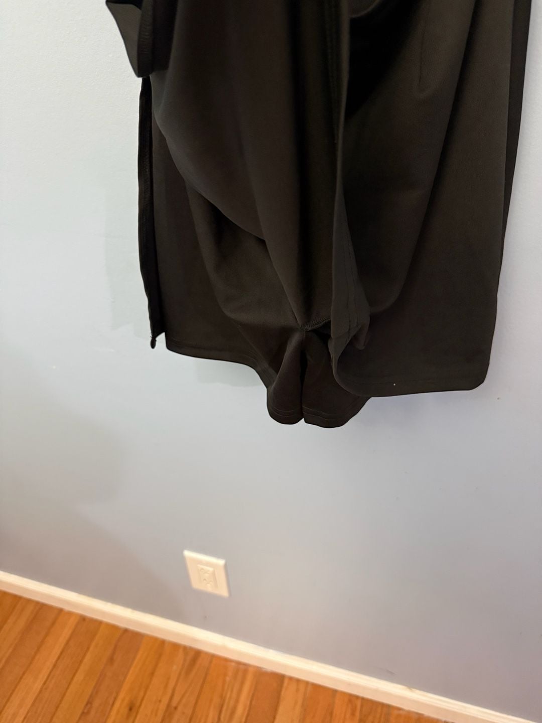 CBR Black Sleeveless Romper with V-Neck and Back Tie 7