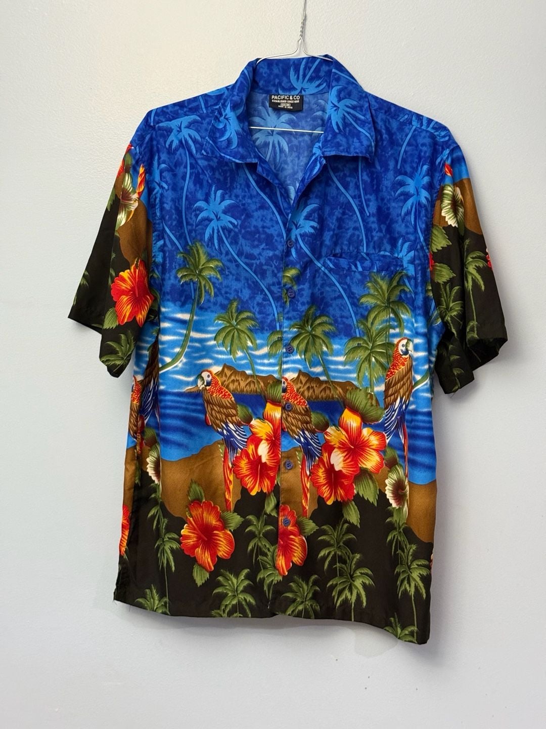 Pacific & Co Men's Blue and Black Tropical Parrot and Palm Tree, Size M 2