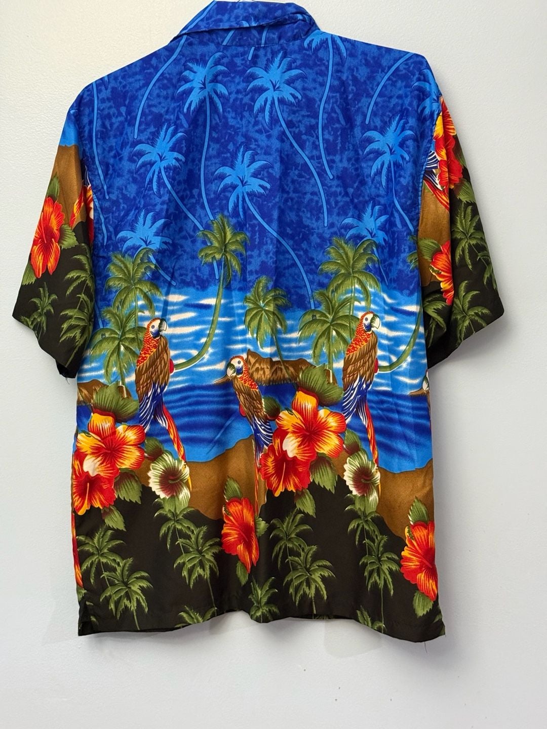 Pacific & Co Men's Blue and Black Tropical Parrot and Palm Tree, Size M 5