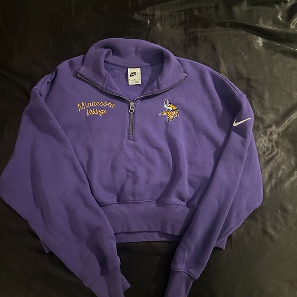 Nike Minnesota Vikings Phoenix Women's Oversized Cropped 1/4-Zip Crew Sweatshirt