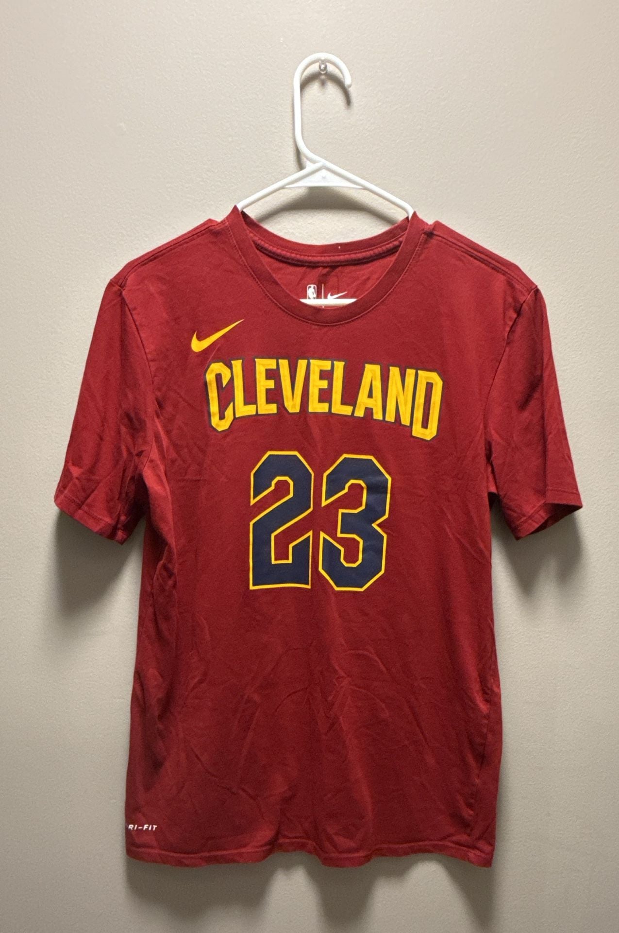 Nike NBA LeBron James Cleveland Cavaliers #23 Red Dri-Fit T-Shirt Medium 2