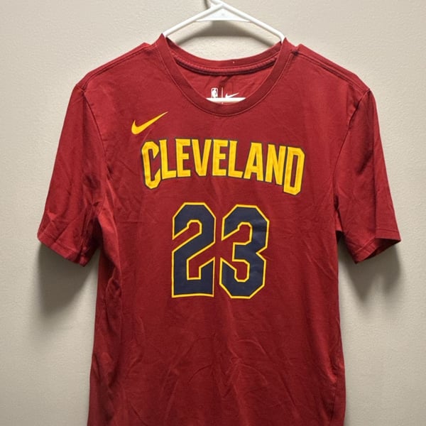 Nike NBA LeBron James Cleveland Cavaliers #23 Red Dri-Fit T-Shirt Medium