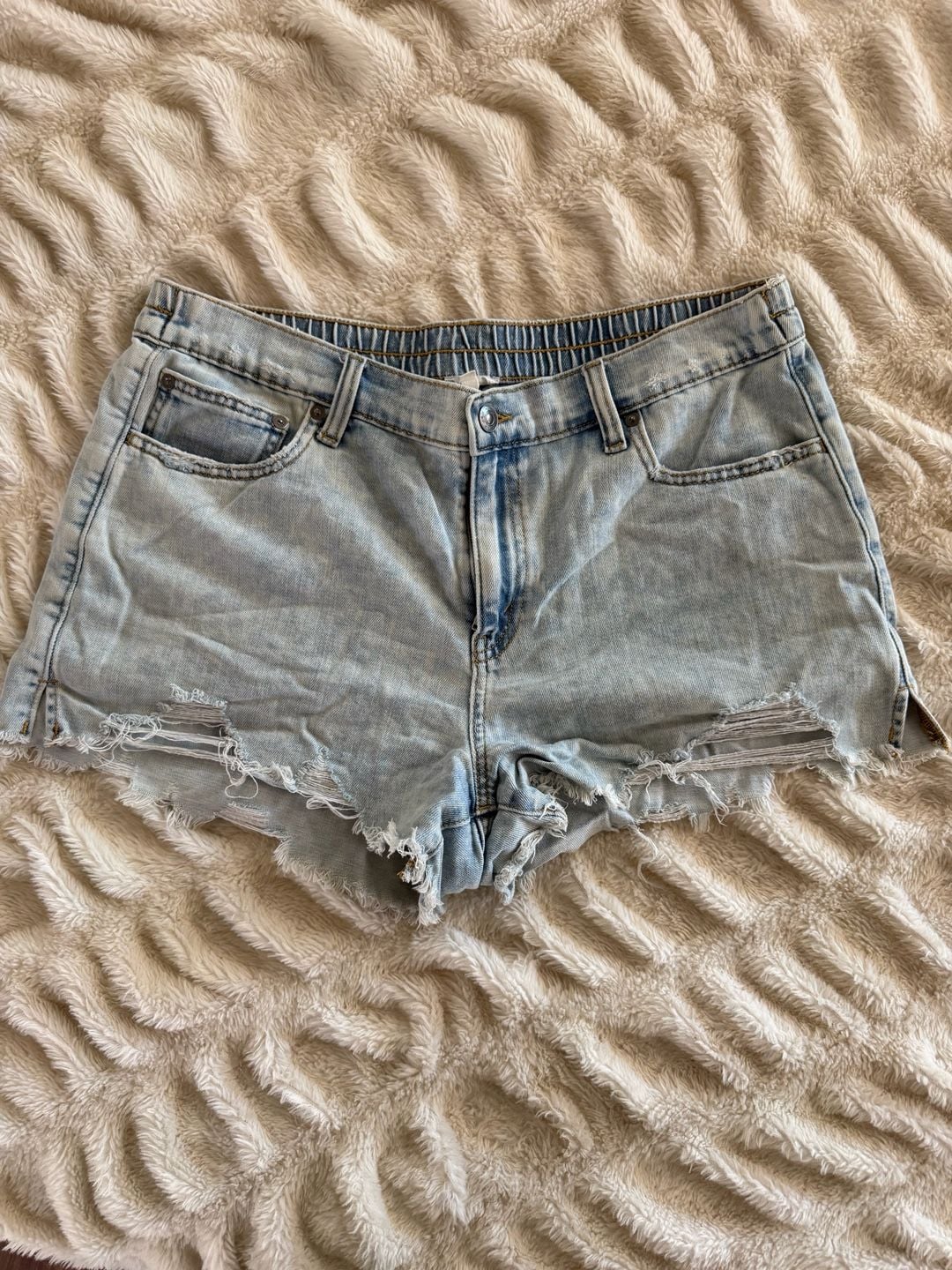 Aerie light wash high rise festival frayed raw hem denim shorts 3