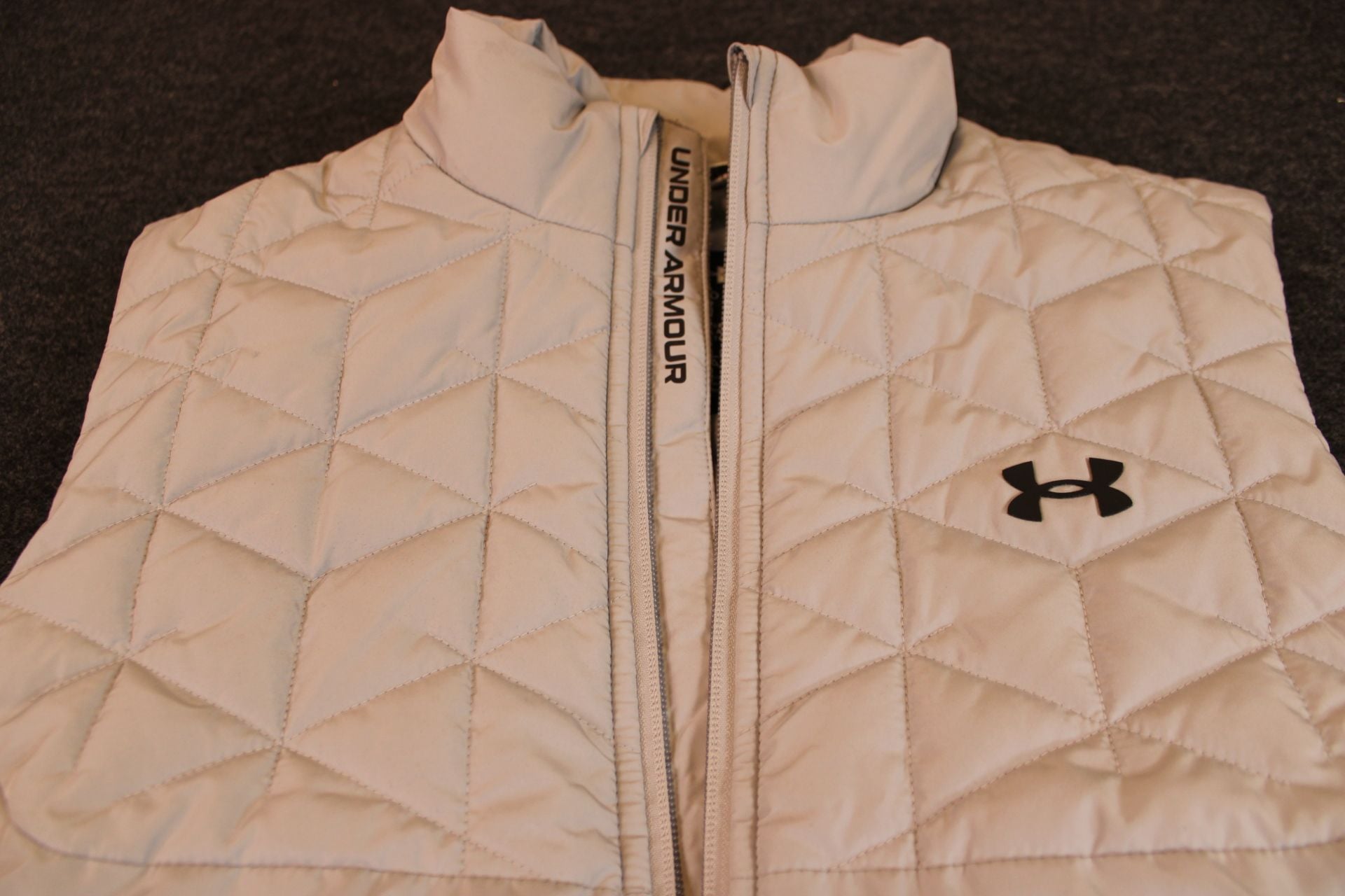 Under Armour ColdGearVest Medium Grey Quilted Full Zip Golf Gilet 3