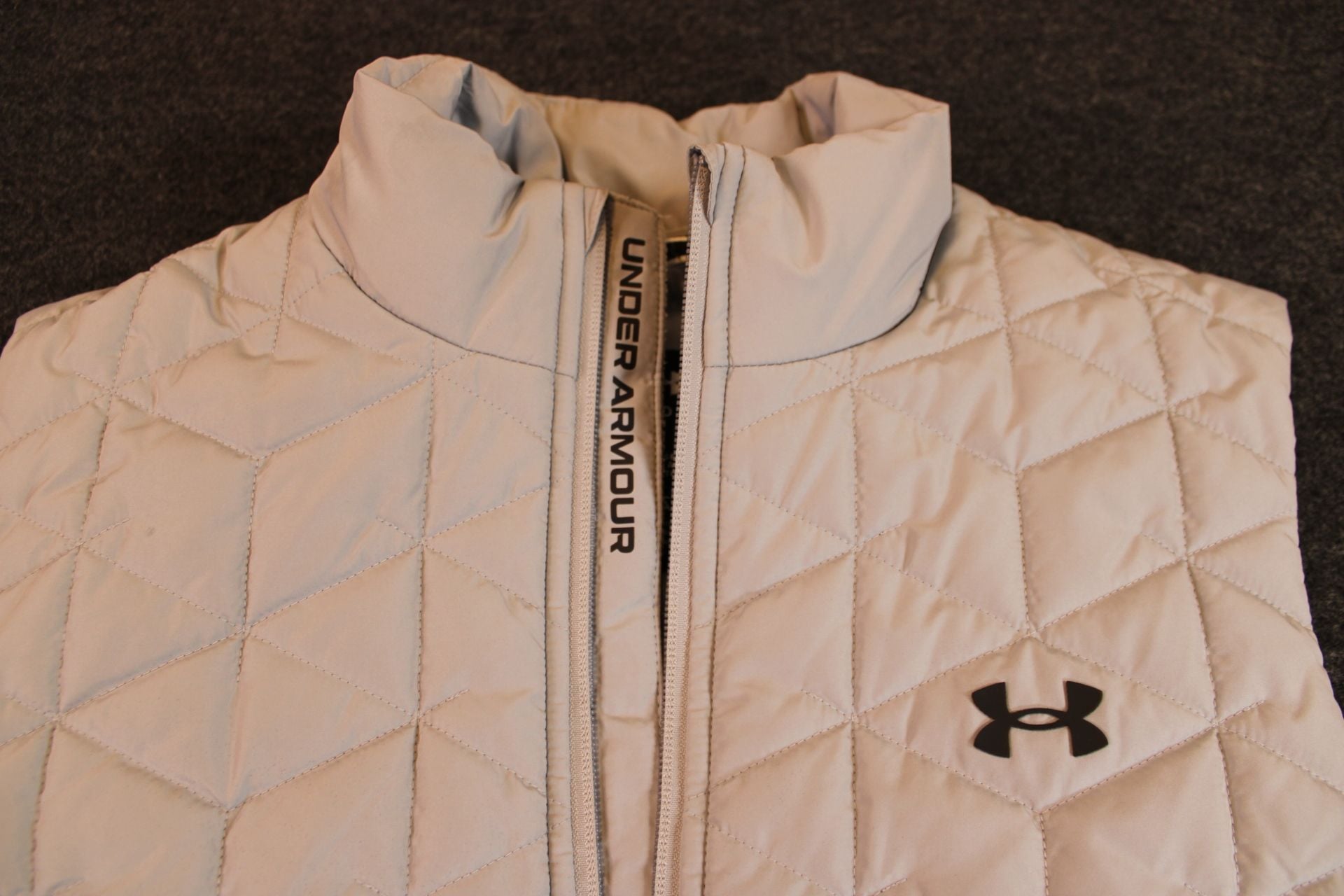 Under Armour ColdGearVest Medium Grey Quilted Full Zip Golf Gilet 4