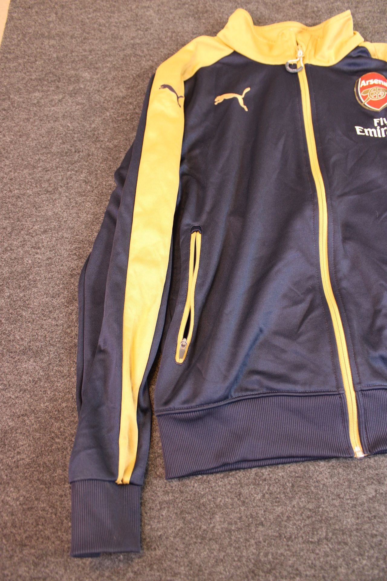 2015-16 Arsenal Puma Track Jacket Navy Gold Full Zip Fly Emirates 4