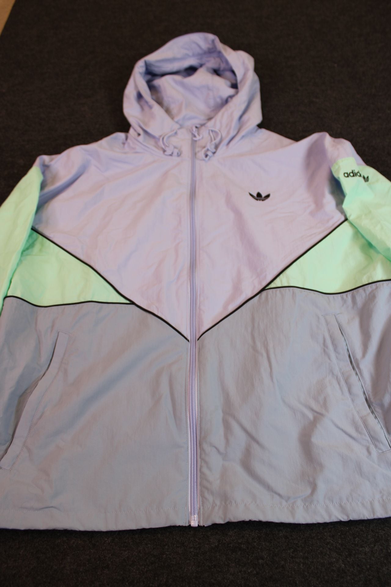 Adidas Originals Adicolor Windbreaker Jacket Ambient Sky Easy Green 2