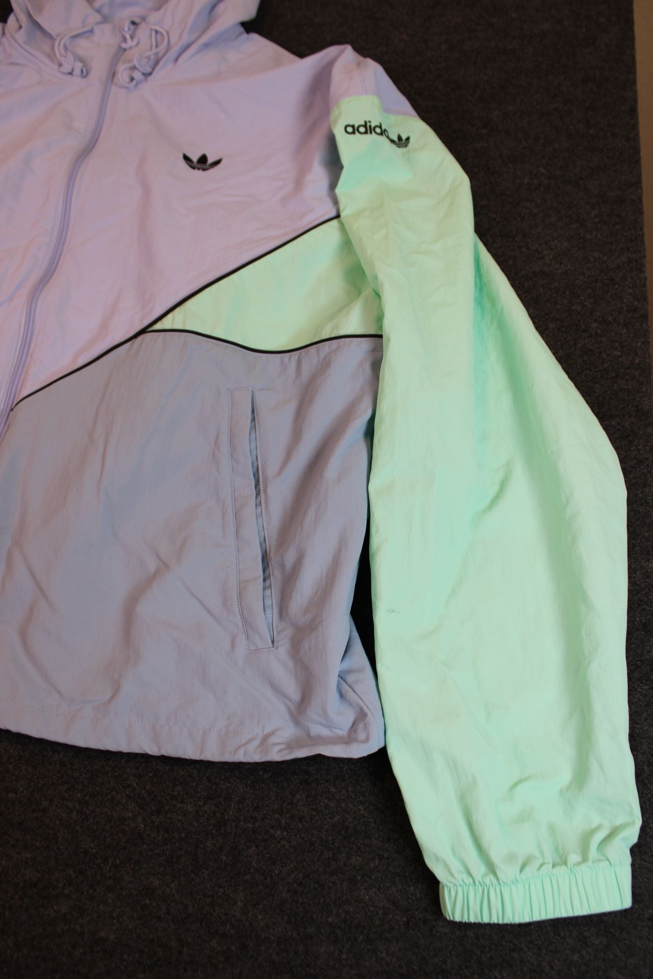Adidas Originals Adicolor Windbreaker Jacket Ambient Sky Easy Green 4