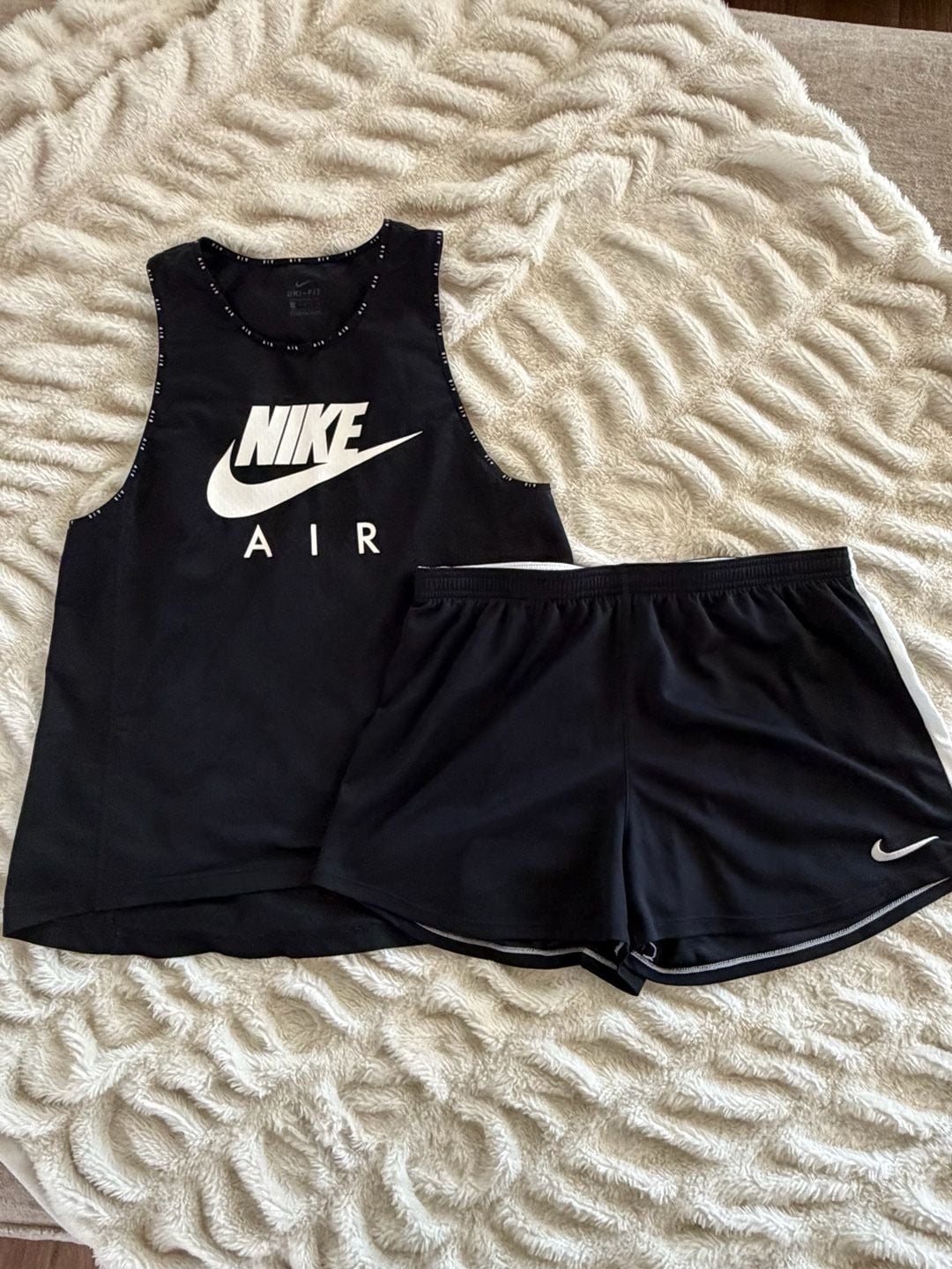 Nike Air Tank Top and Shorts Set 2