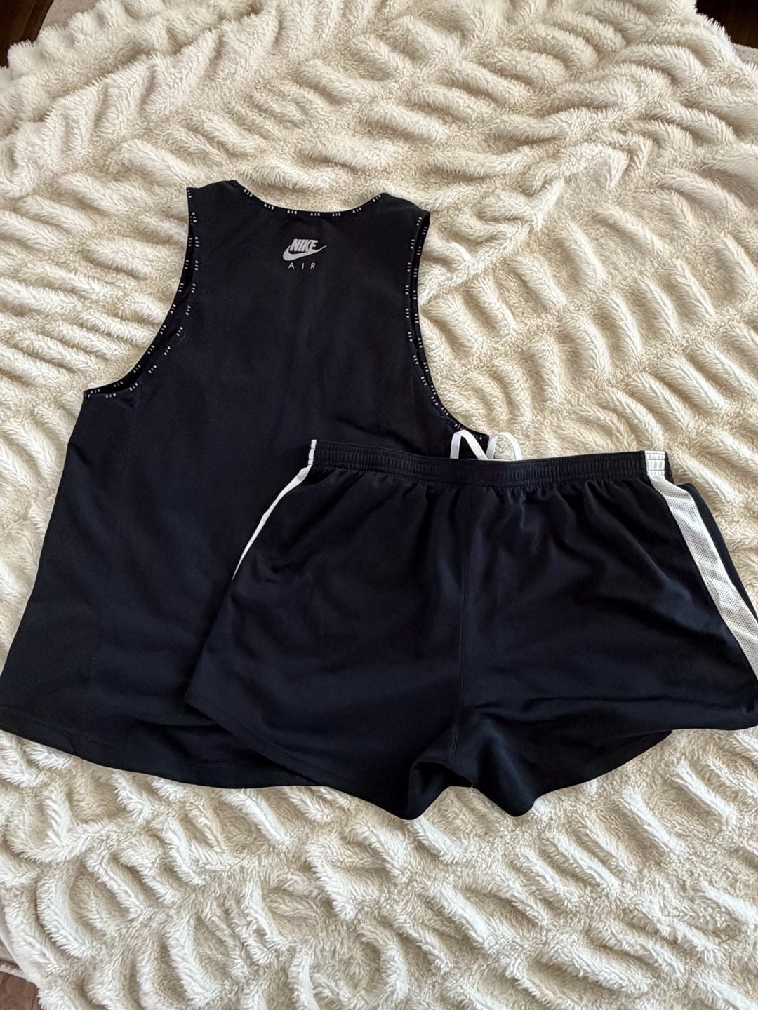 Nike Air Tank Top and Shorts Set 3