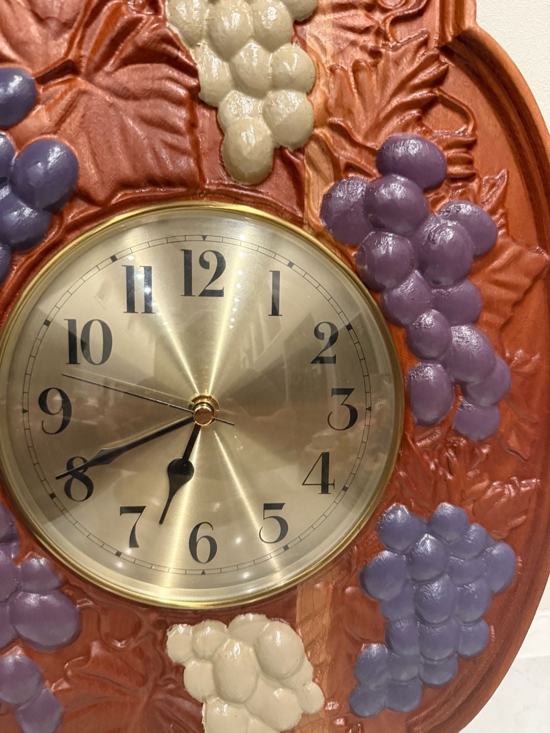Vintage Hand Crafted Wood Carved Grapevine Quartz Wall Clock 7