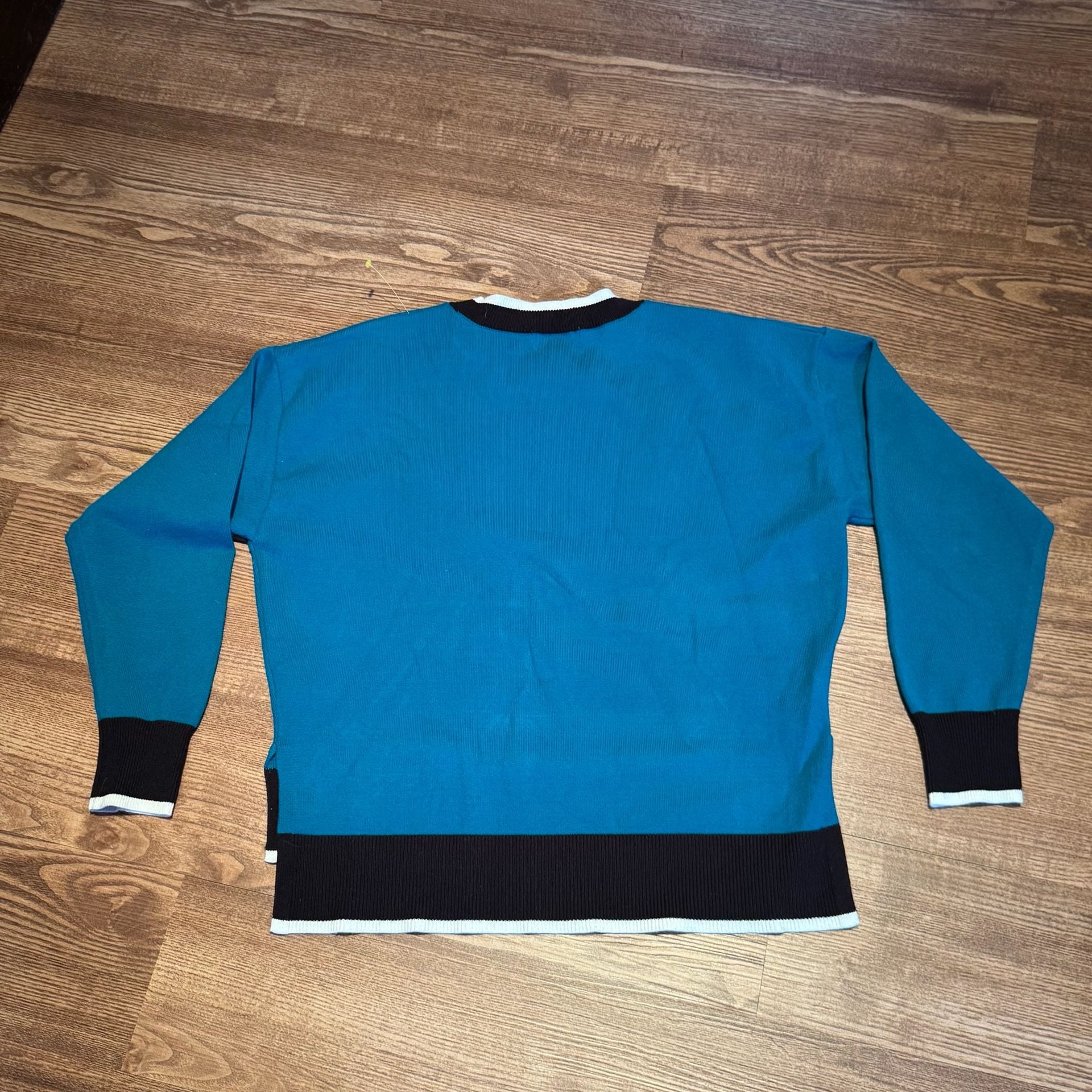Juicy Couture Women’s Small Teal Blue Heart Logo Crewneck Sweater Y2K 6