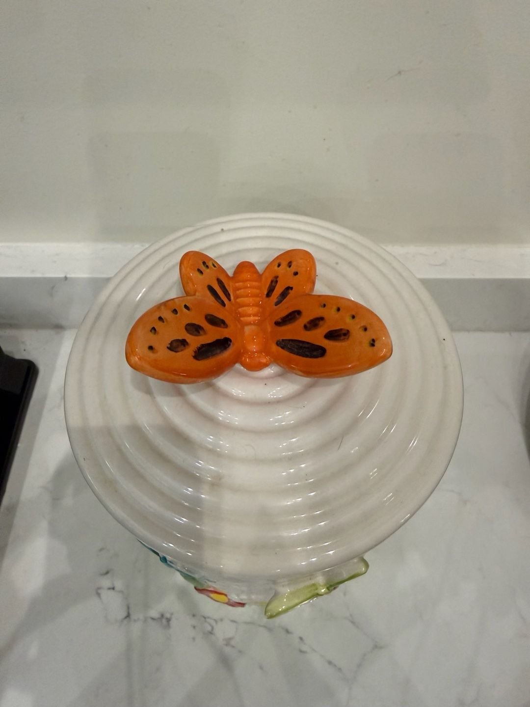 Vintage Ceramic Butterfly and Daisy Floral cookie Jar with Orange Butterfly Lid 7
