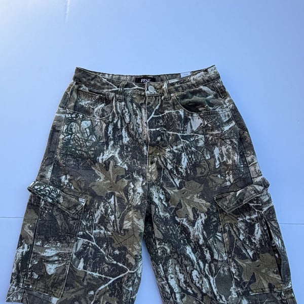 Rise Supply Co. Camouflage Cargo Denim Shorts Jorts Y2K Size 9
