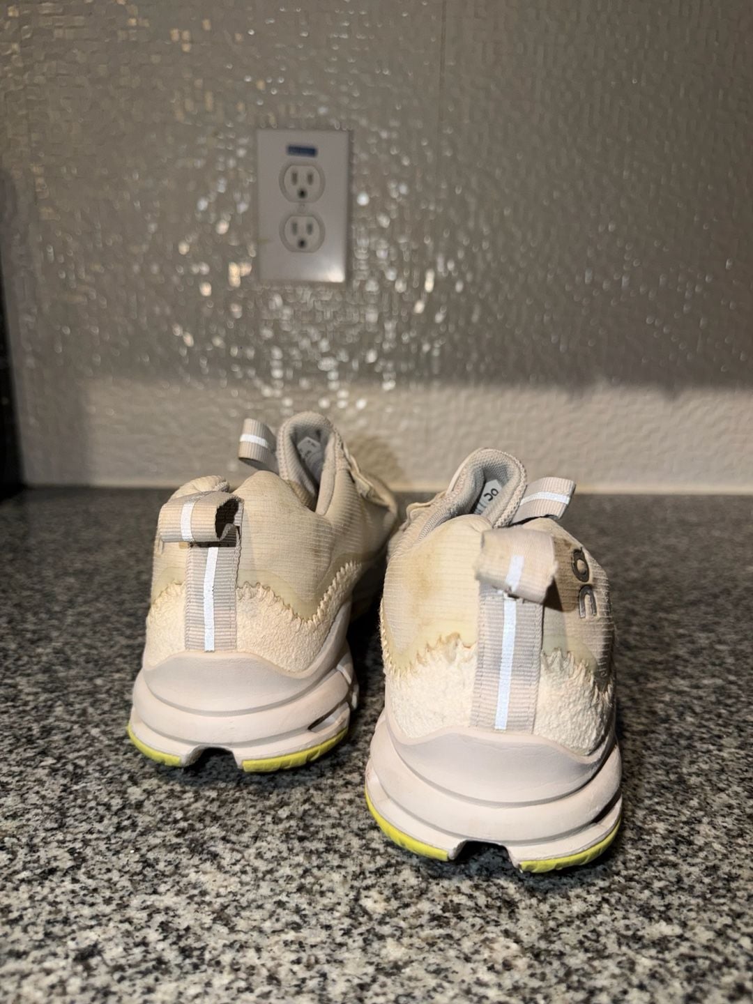 On Running Cloudaway Glacier Grey Ice White Athletic Sneakers Women's US 9 4