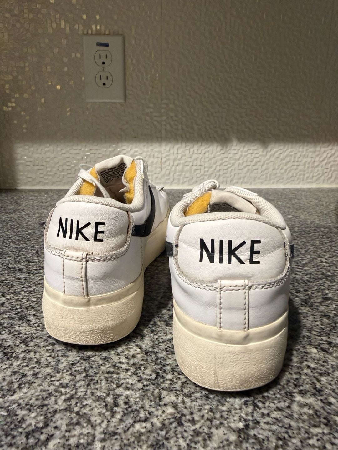Nike Blazer Low Platform White Black DJ0292-101 Women's Size 8.5 4