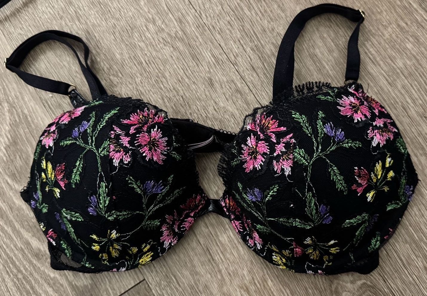Victoria's Secret Very Sexy Push-Up Floral Embroidery Bra 2